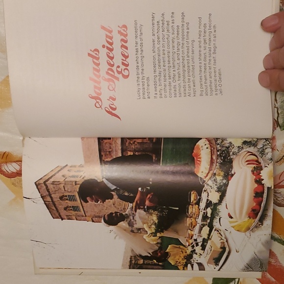 2/$8 📚 1974 The New Joys of Jell-O Recipe Book - Picture 16 of 17